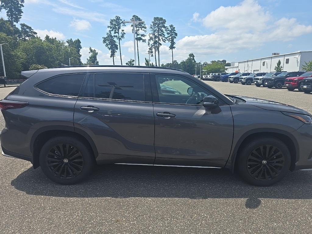 used 2024 Toyota Highlander car, priced at $45,900