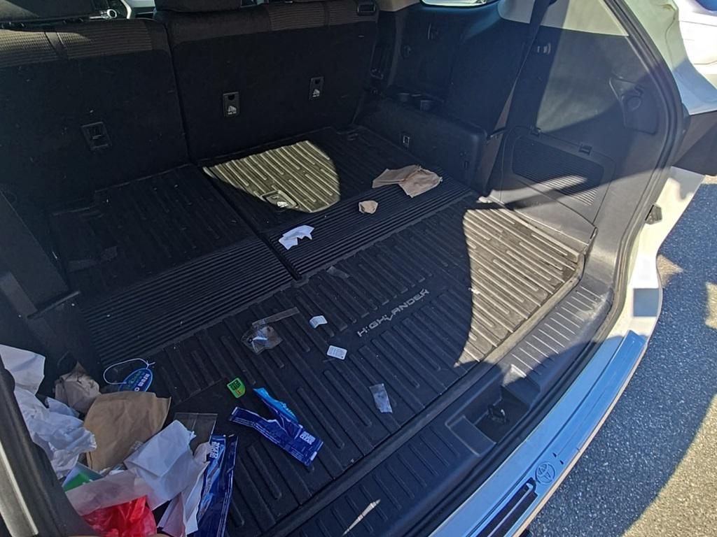 used 2023 Toyota Highlander car, priced at $28,700