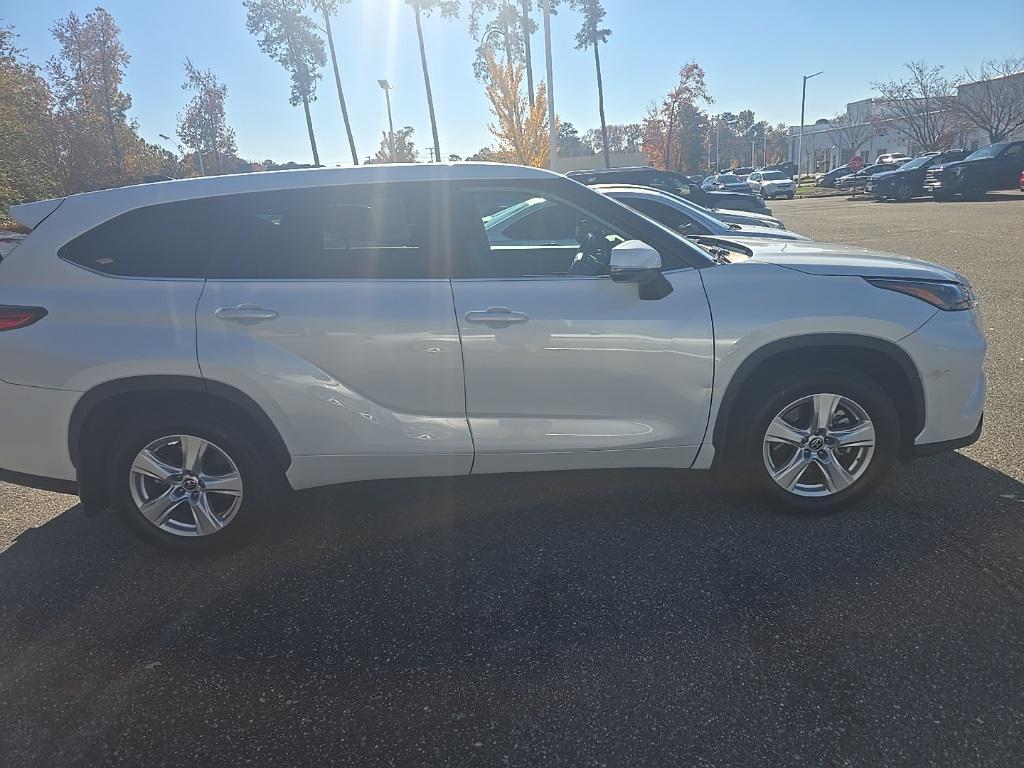 used 2023 Toyota Highlander car, priced at $28,700