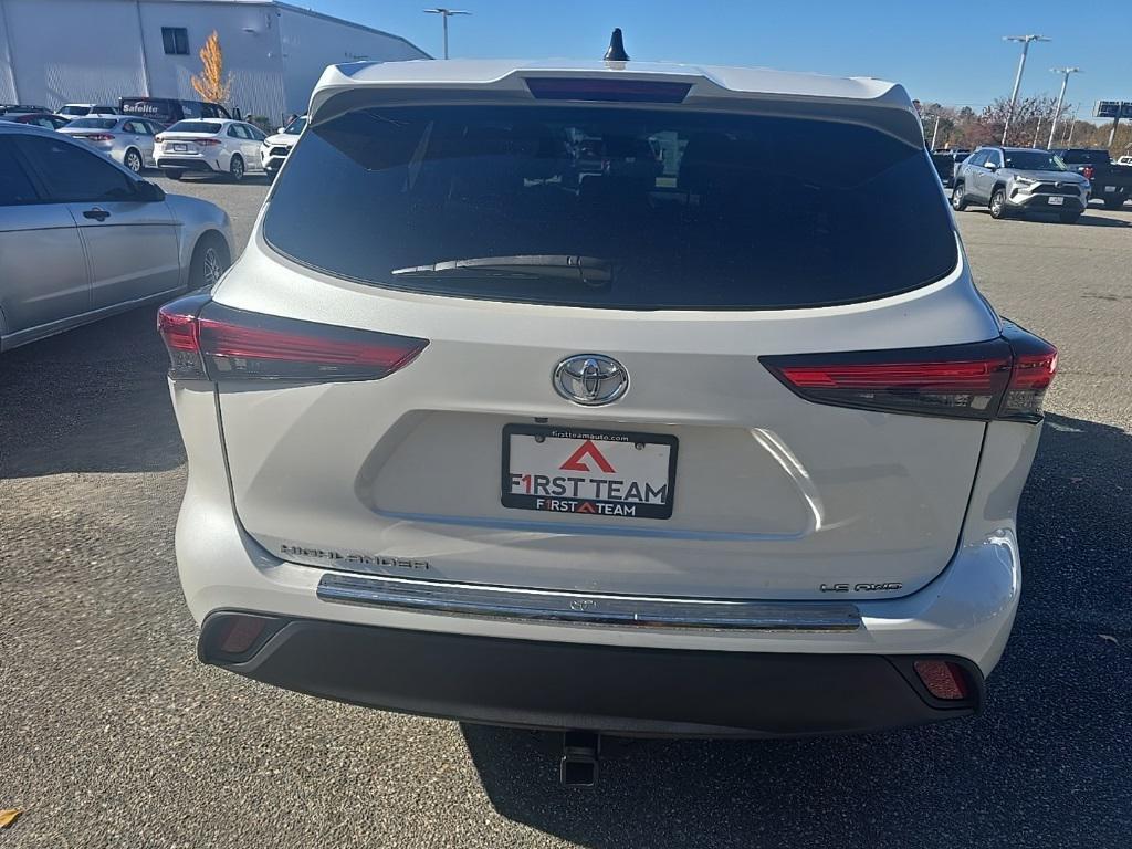 used 2023 Toyota Highlander car, priced at $28,700