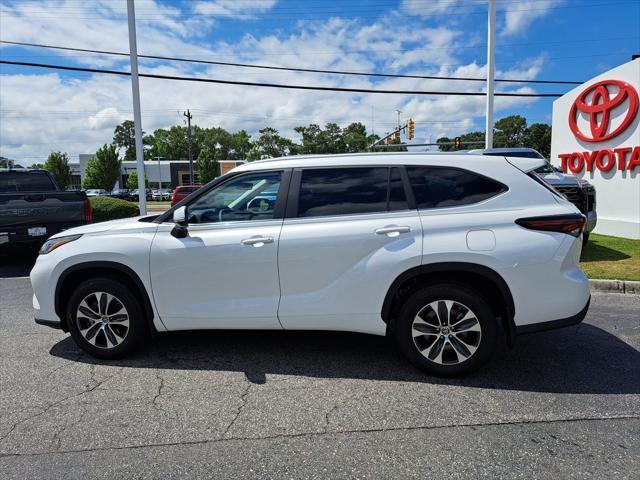 new 2024 Toyota Highlander car, priced at $44,012