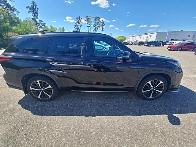 used 2022 Toyota Highlander car, priced at $36,800