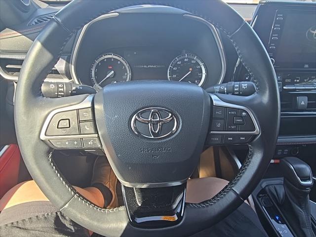 used 2022 Toyota Highlander car, priced at $36,800