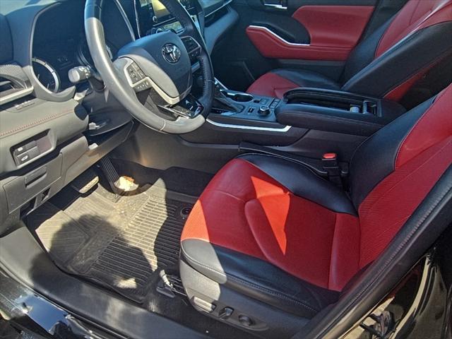 used 2022 Toyota Highlander car, priced at $36,800