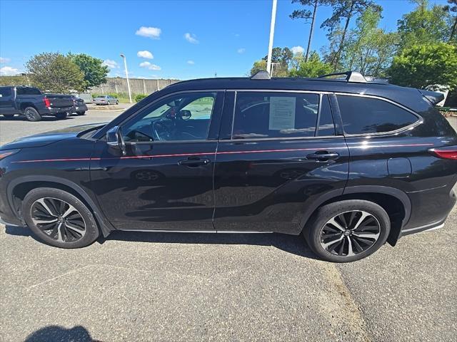 used 2022 Toyota Highlander car, priced at $36,800