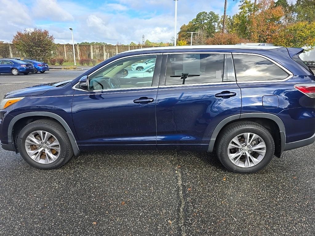 used 2015 Toyota Highlander car, priced at $19,700