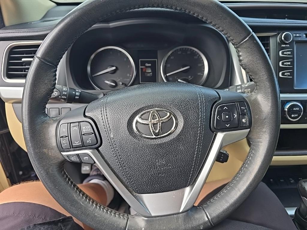 used 2015 Toyota Highlander car, priced at $19,700