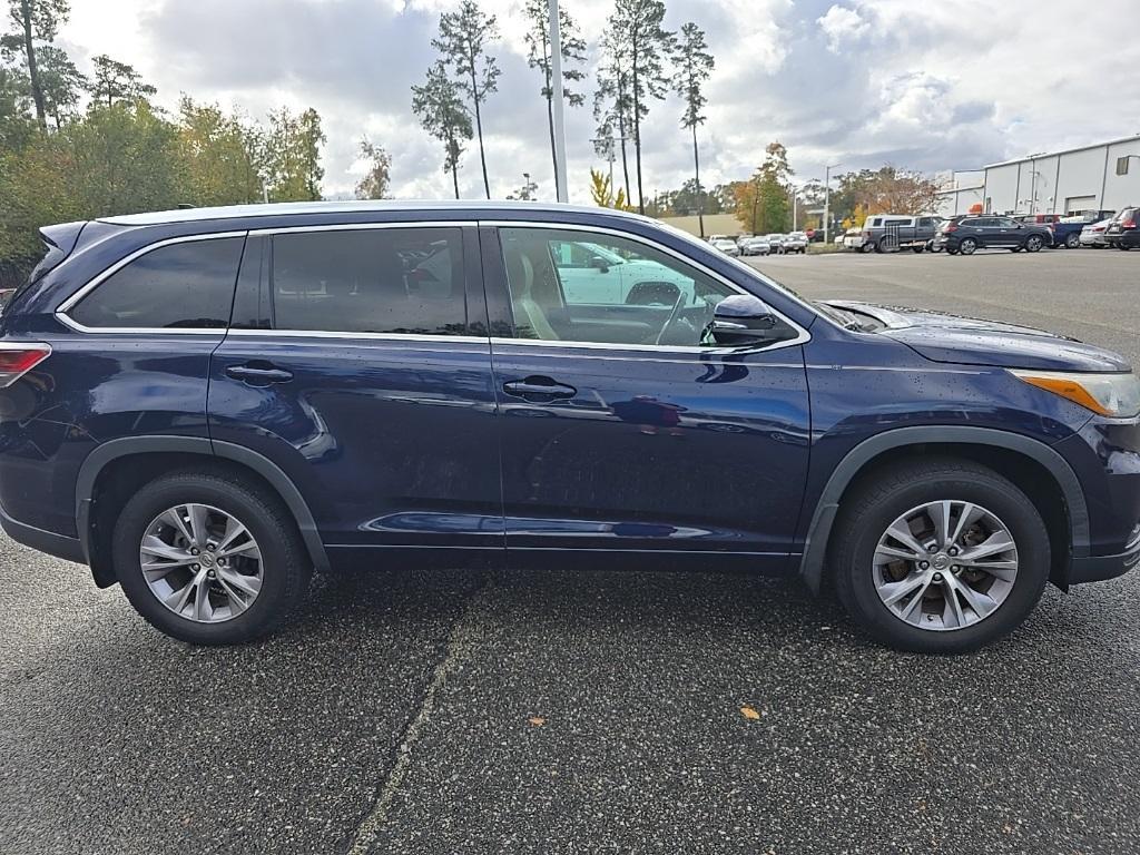 used 2015 Toyota Highlander car, priced at $19,700