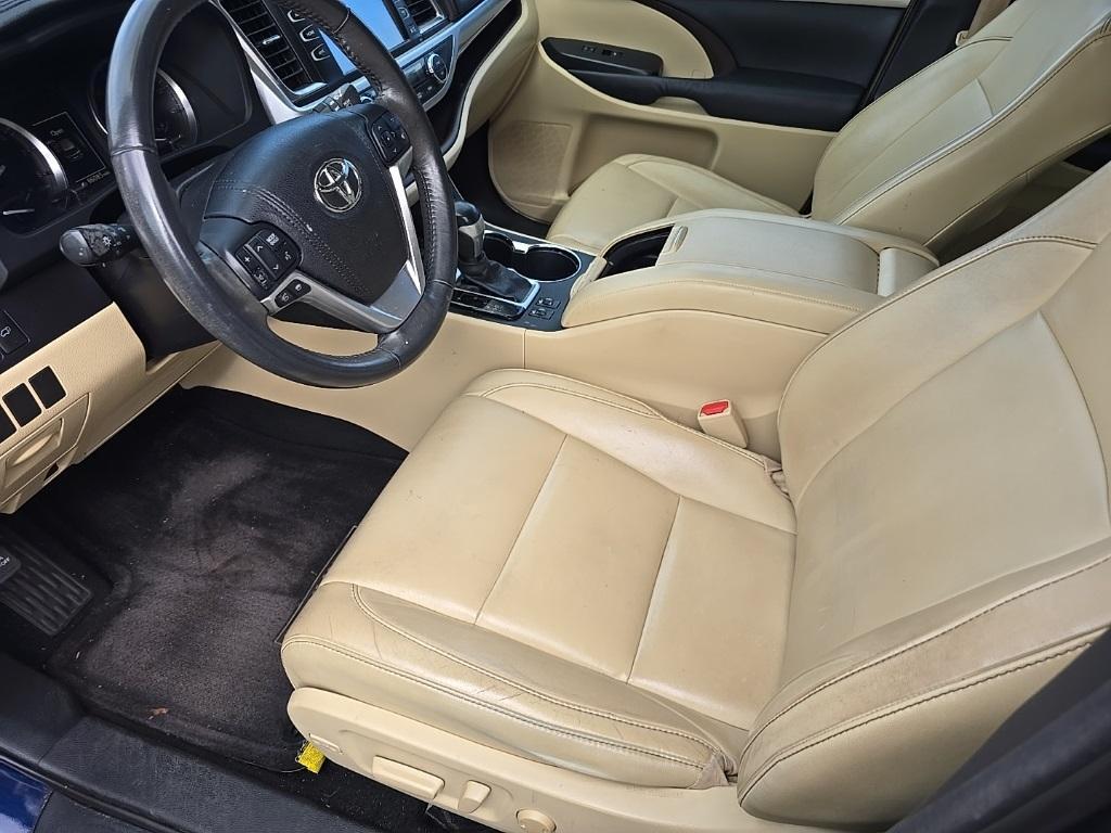 used 2015 Toyota Highlander car, priced at $19,700