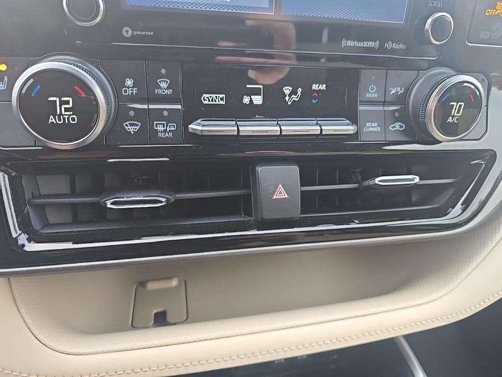 used 2021 Toyota Highlander car, priced at $29,300