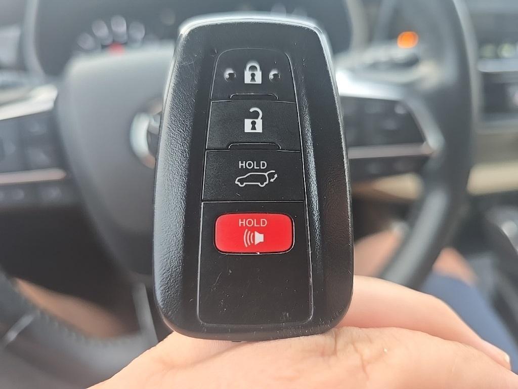 used 2021 Toyota Highlander car, priced at $29,300