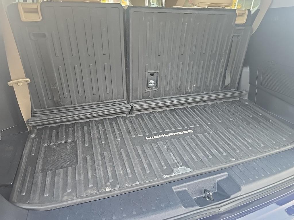 used 2021 Toyota Highlander car, priced at $29,300