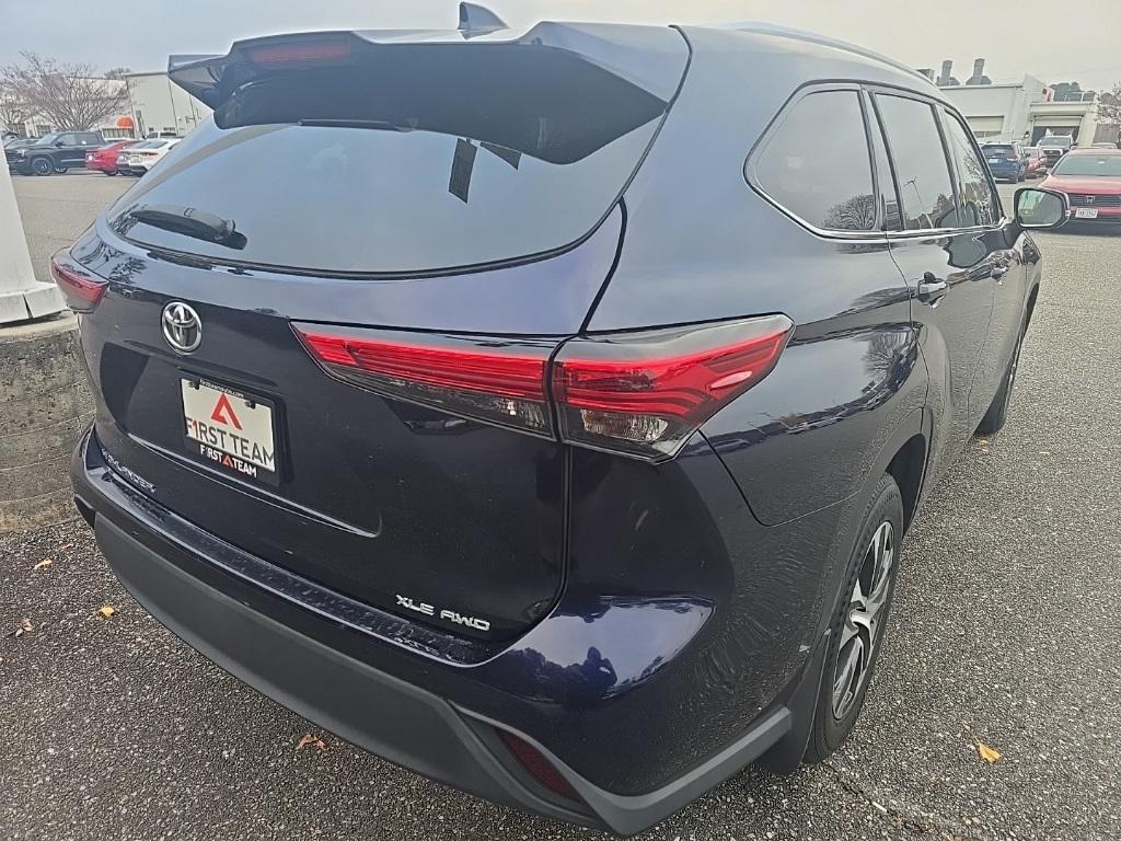 used 2021 Toyota Highlander car, priced at $29,300