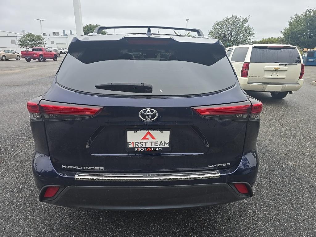 used 2023 Toyota Highlander car, priced at $39,500