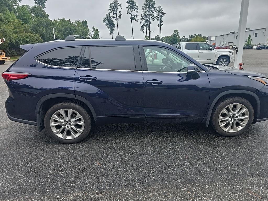 used 2023 Toyota Highlander car, priced at $39,500