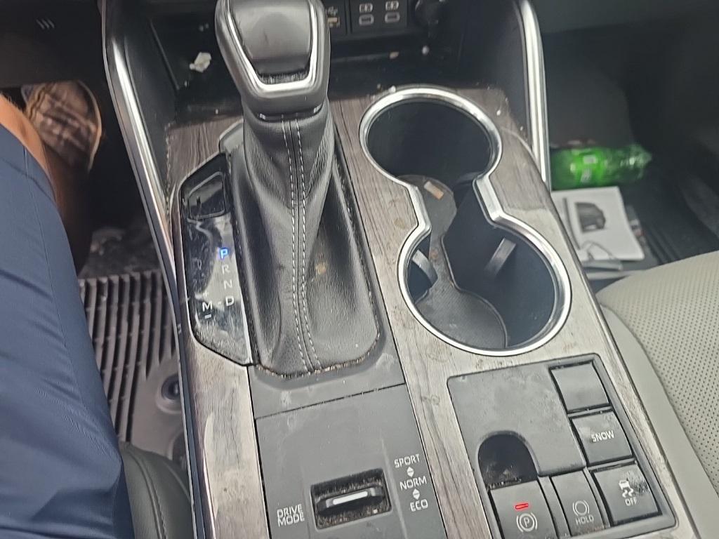 used 2023 Toyota Highlander car, priced at $39,500