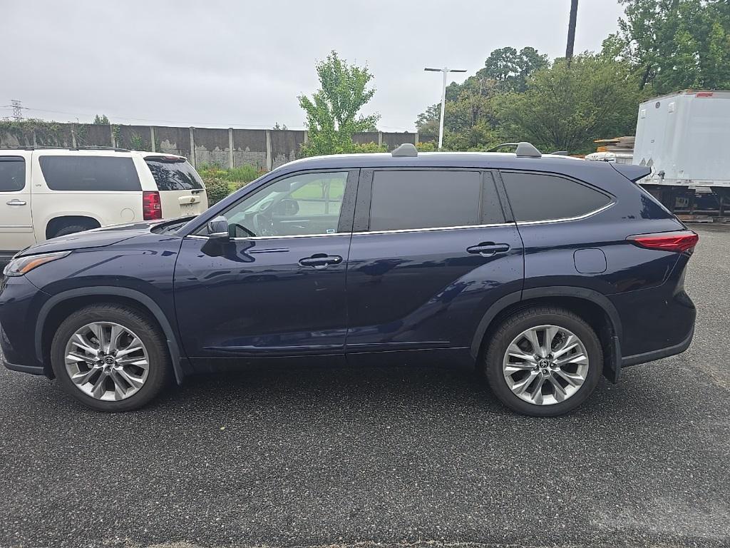 used 2023 Toyota Highlander car, priced at $39,500