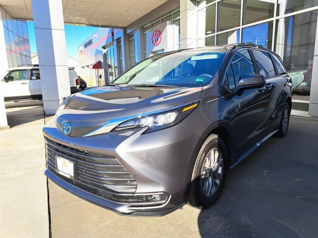 new 2025 Toyota Sienna car, priced at $50,380