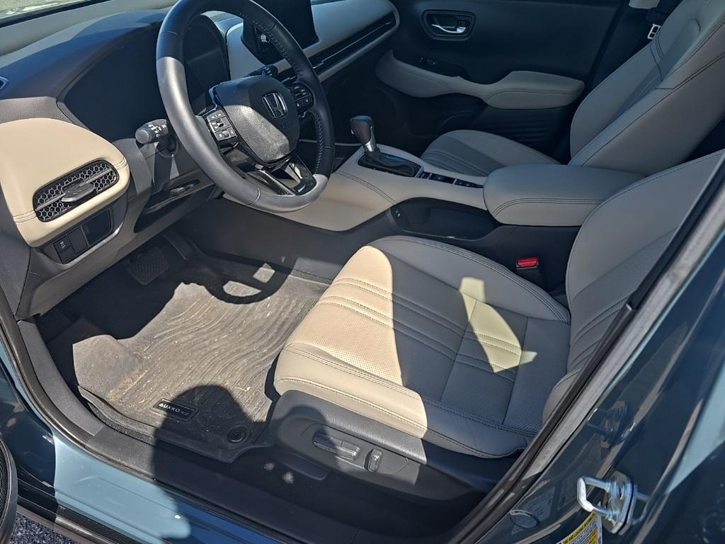 used 2025 Honda HR-V car, priced at $29,900