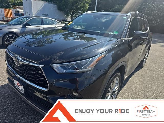 used 2022 Toyota Highlander Hybrid car, priced at $44,200