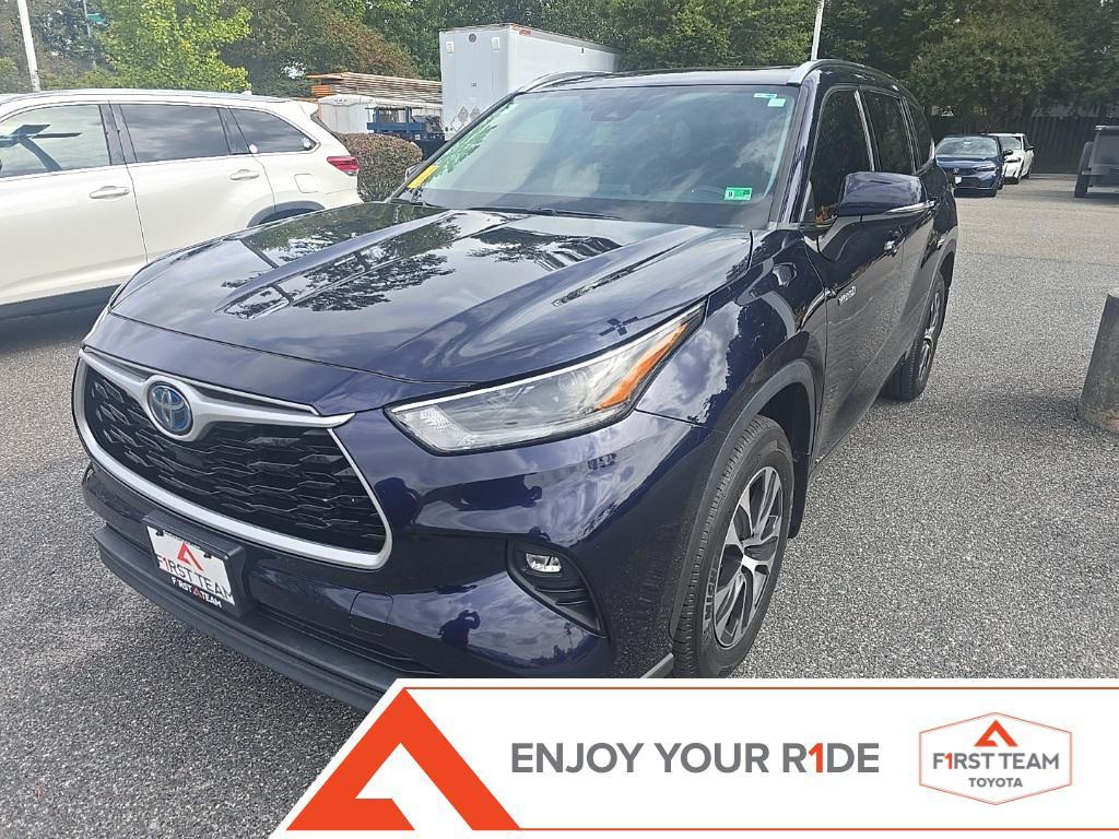 used 2021 Toyota Highlander Hybrid car, priced at $31,000