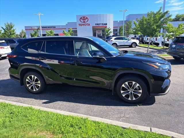used 2022 Toyota Highlander car, priced at $37,700