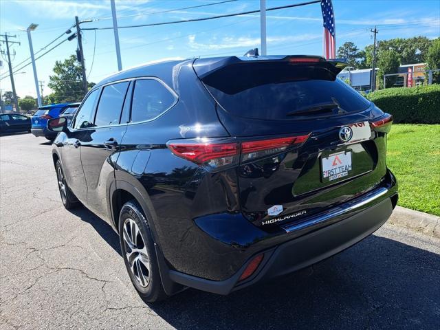 used 2022 Toyota Highlander car, priced at $37,700