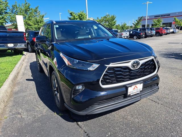 used 2022 Toyota Highlander car, priced at $37,700
