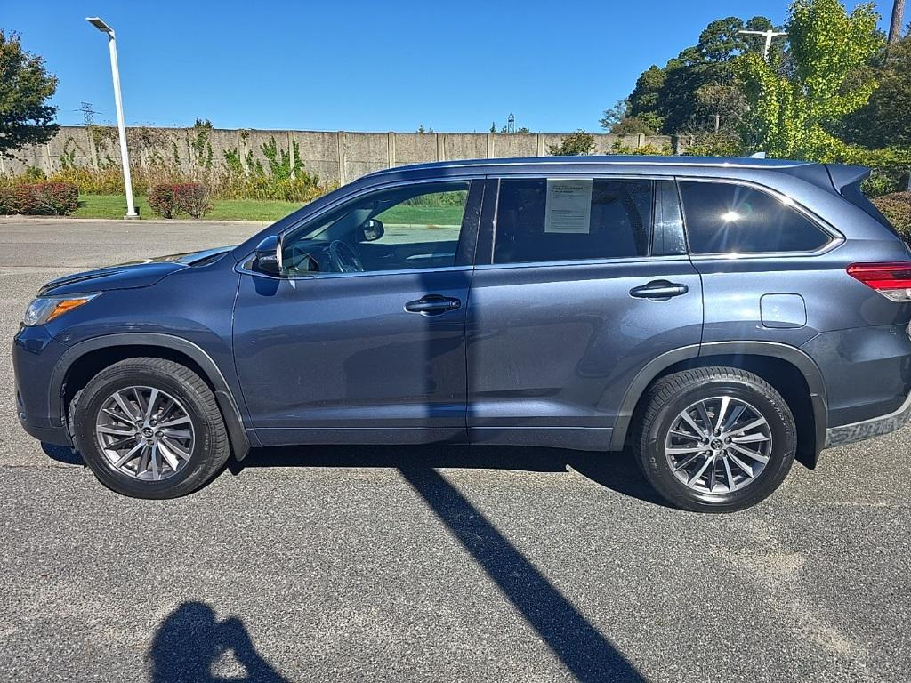 used 2018 Toyota Highlander car, priced at $22,900