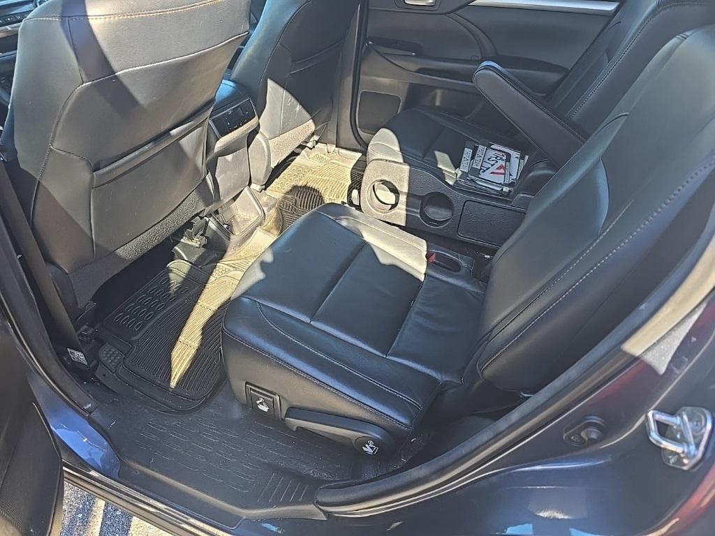 used 2018 Toyota Highlander car, priced at $22,900