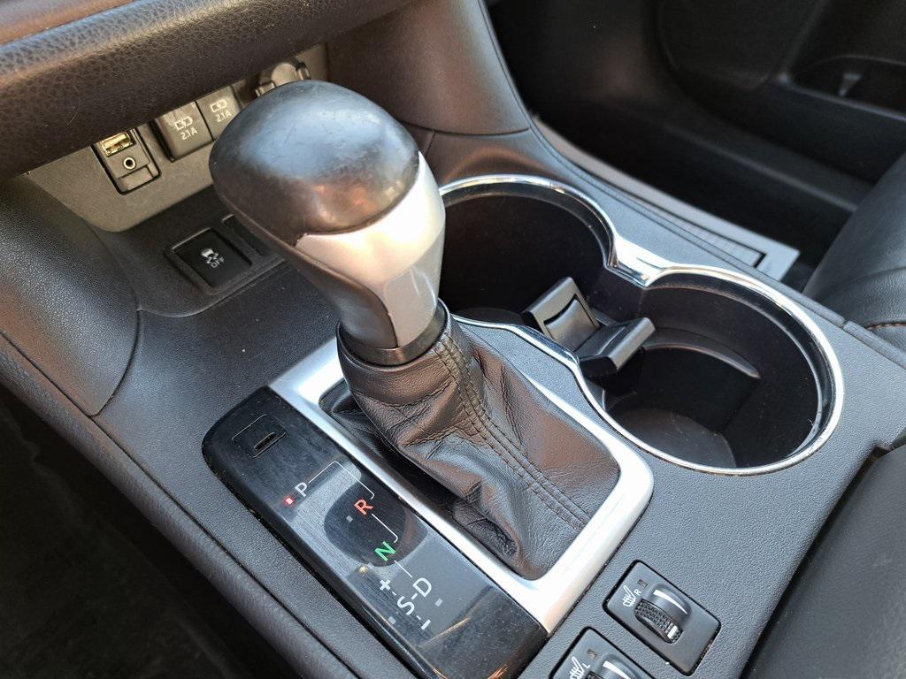 used 2018 Toyota Highlander car, priced at $21,800