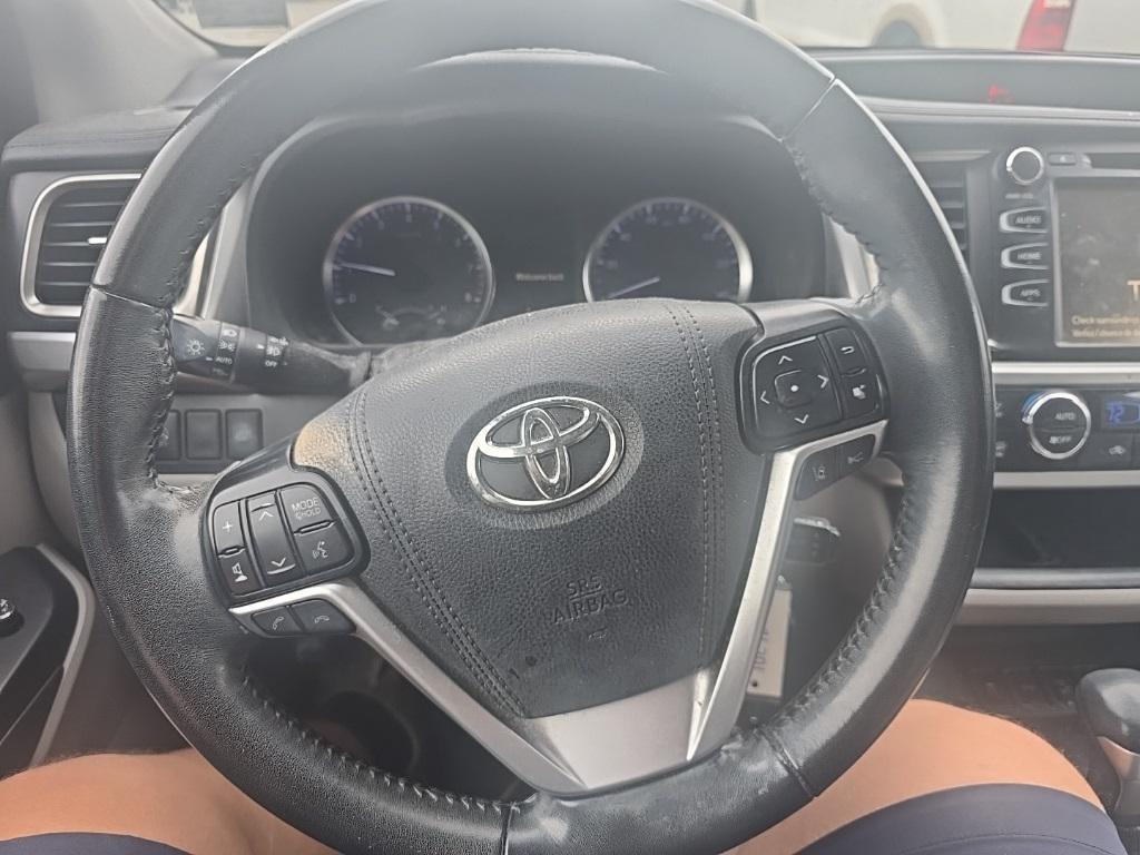 used 2019 Toyota Highlander car, priced at $21,500