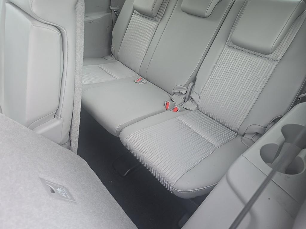 used 2019 Toyota Highlander car, priced at $21,500