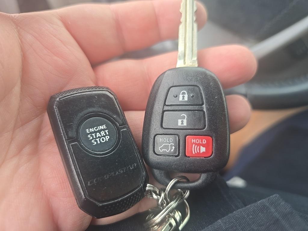 used 2019 Toyota Highlander car, priced at $21,500