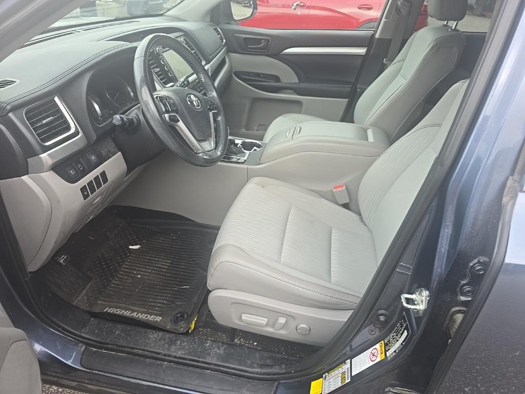 used 2019 Toyota Highlander car, priced at $21,500