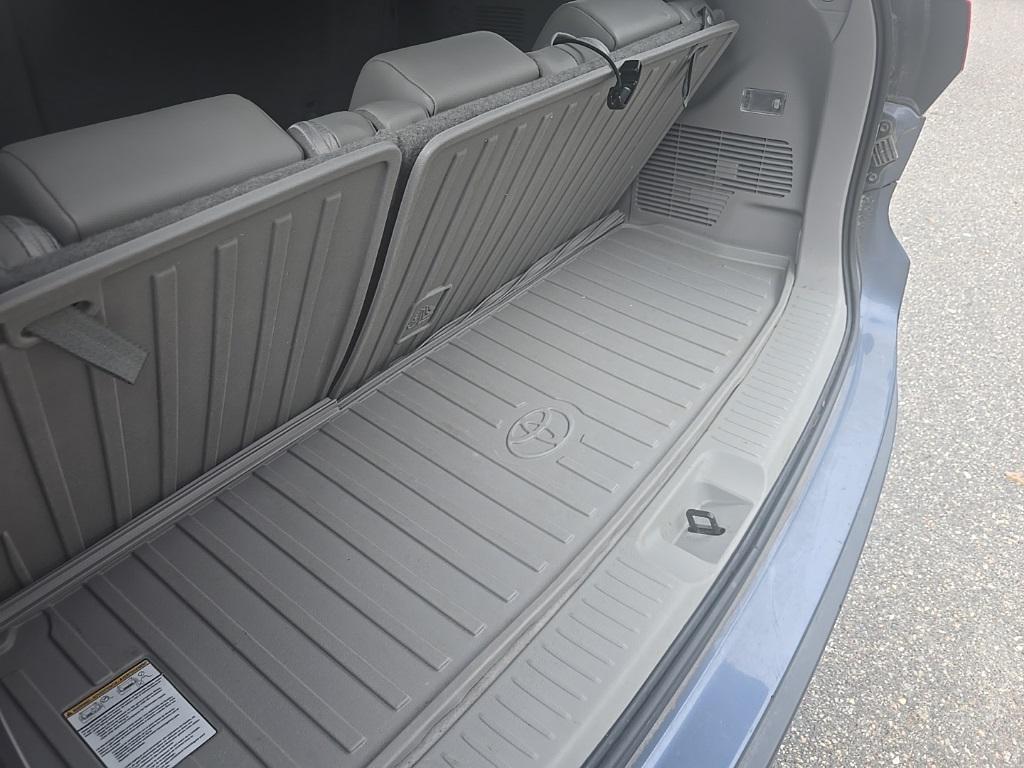used 2019 Toyota Highlander car, priced at $21,500