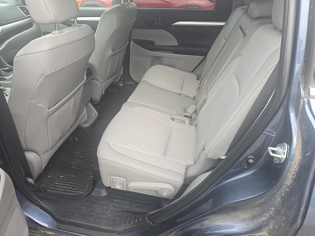 used 2019 Toyota Highlander car, priced at $21,500