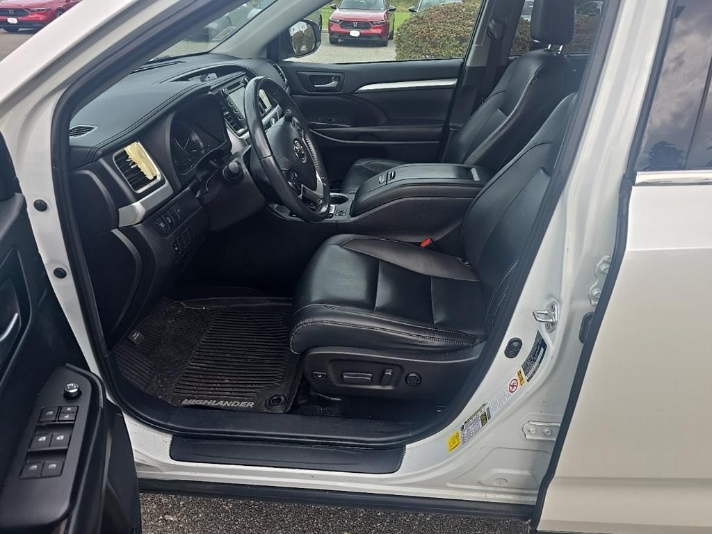 used 2019 Toyota Highlander car, priced at $26,000