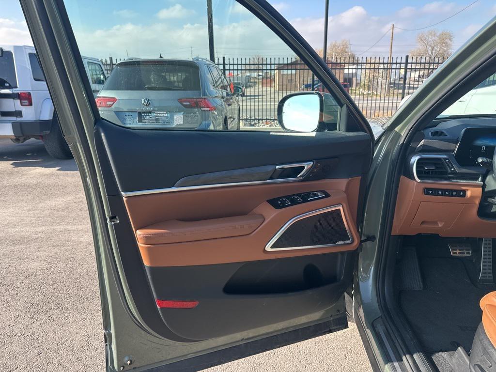 used 2024 Kia Telluride car, priced at $44,541