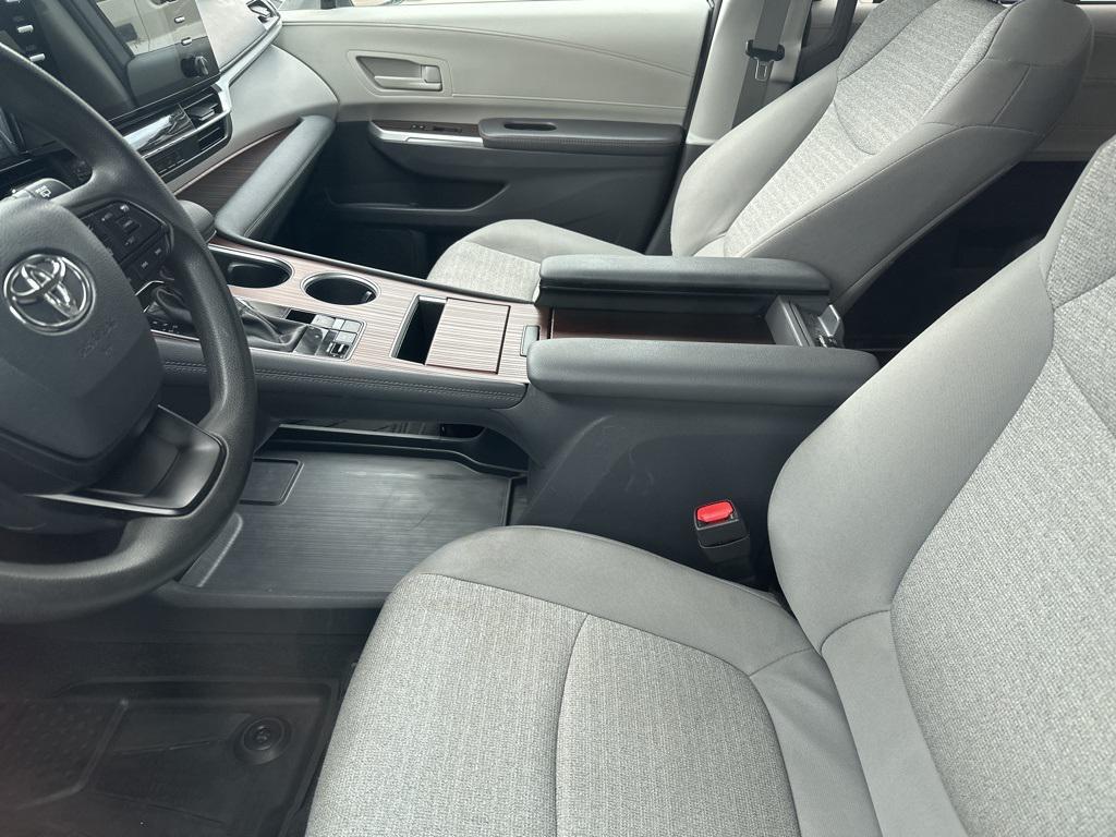 used 2024 Toyota Sienna car, priced at $38,959
