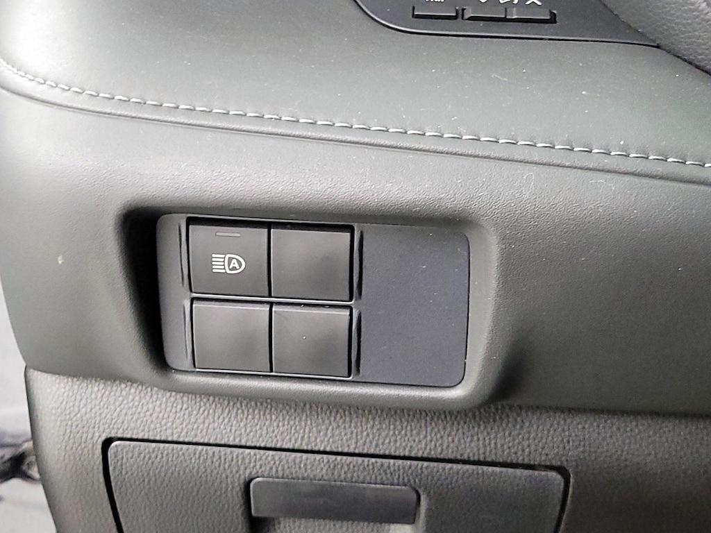 used 2021 Toyota Highlander car, priced at $31,998