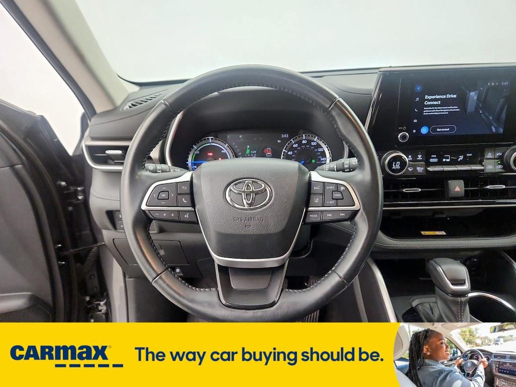 used 2023 Toyota Highlander Hybrid car, priced at $41,998