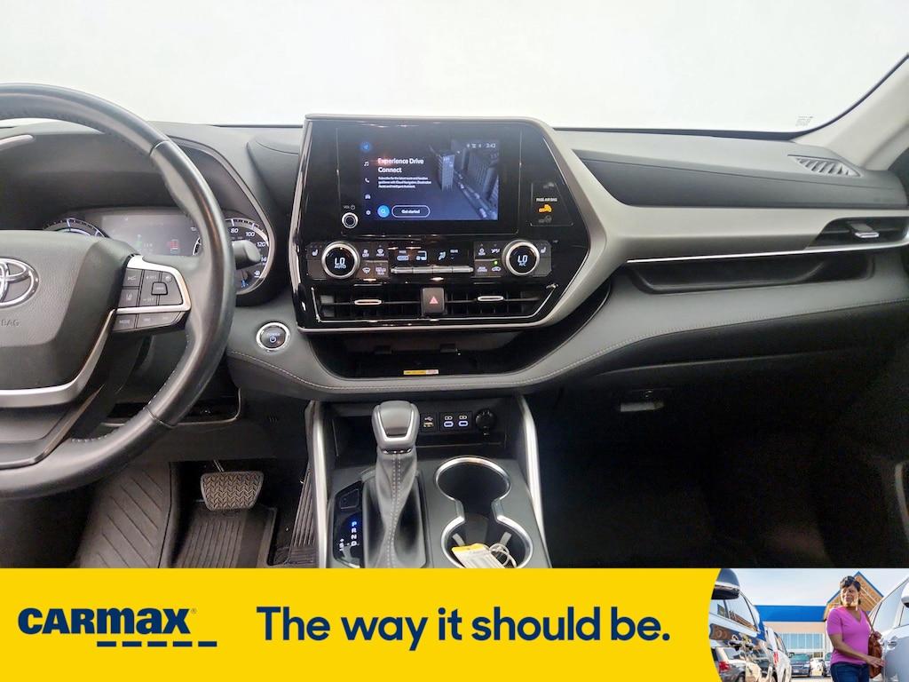 used 2023 Toyota Highlander Hybrid car, priced at $41,998