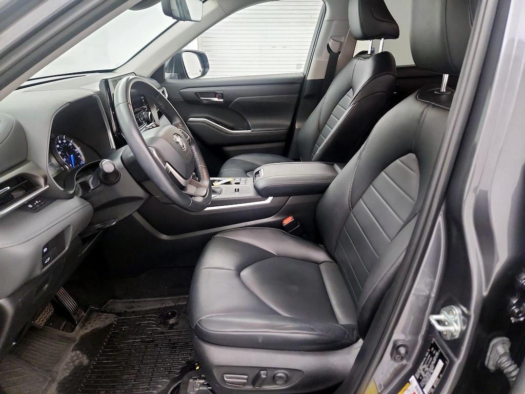 used 2023 Toyota Highlander Hybrid car, priced at $41,998