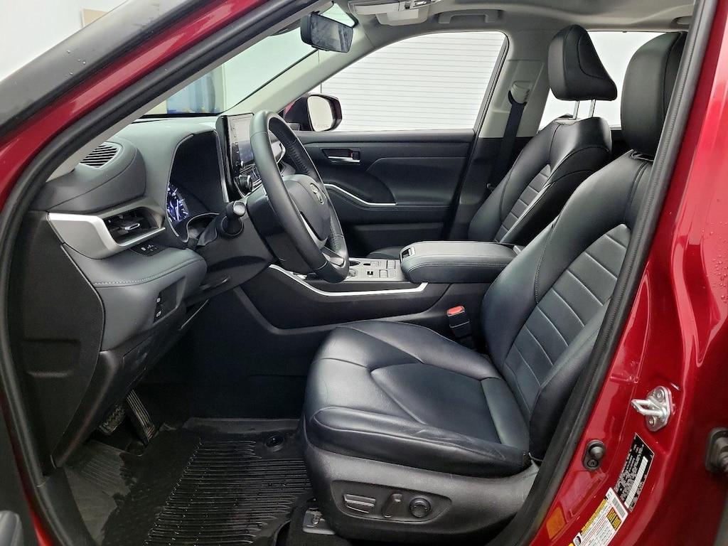 used 2022 Toyota Highlander car, priced at $37,998