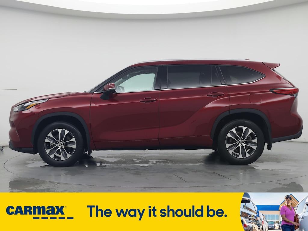 used 2022 Toyota Highlander car, priced at $37,998