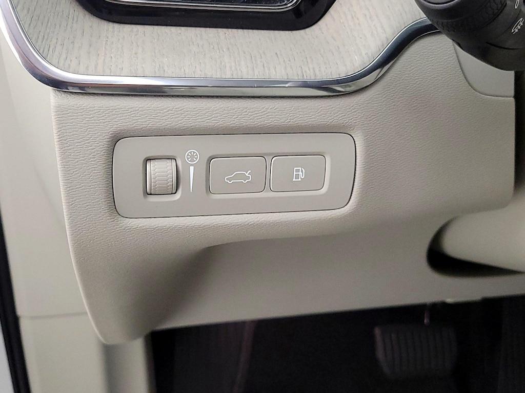 used 2021 Volvo XC60 Recharge Plug-In Hybrid car, priced at $41,998