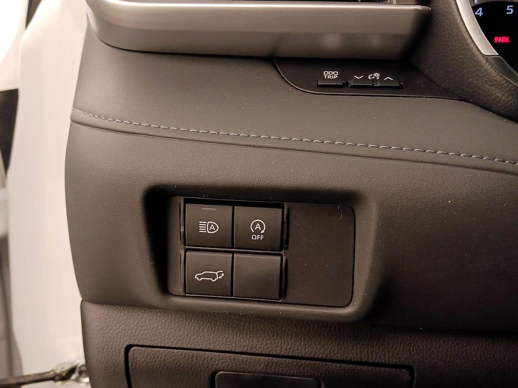 used 2023 Toyota Highlander car, priced at $40,998