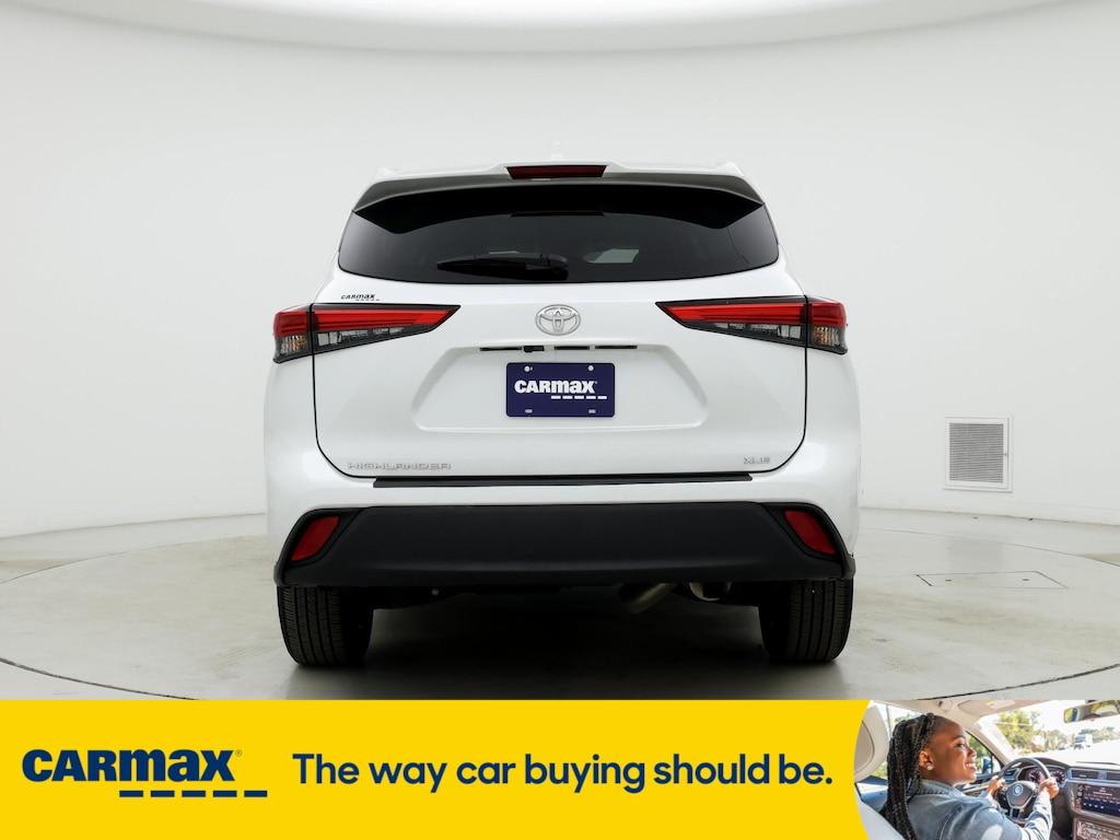 used 2023 Toyota Highlander car, priced at $40,998