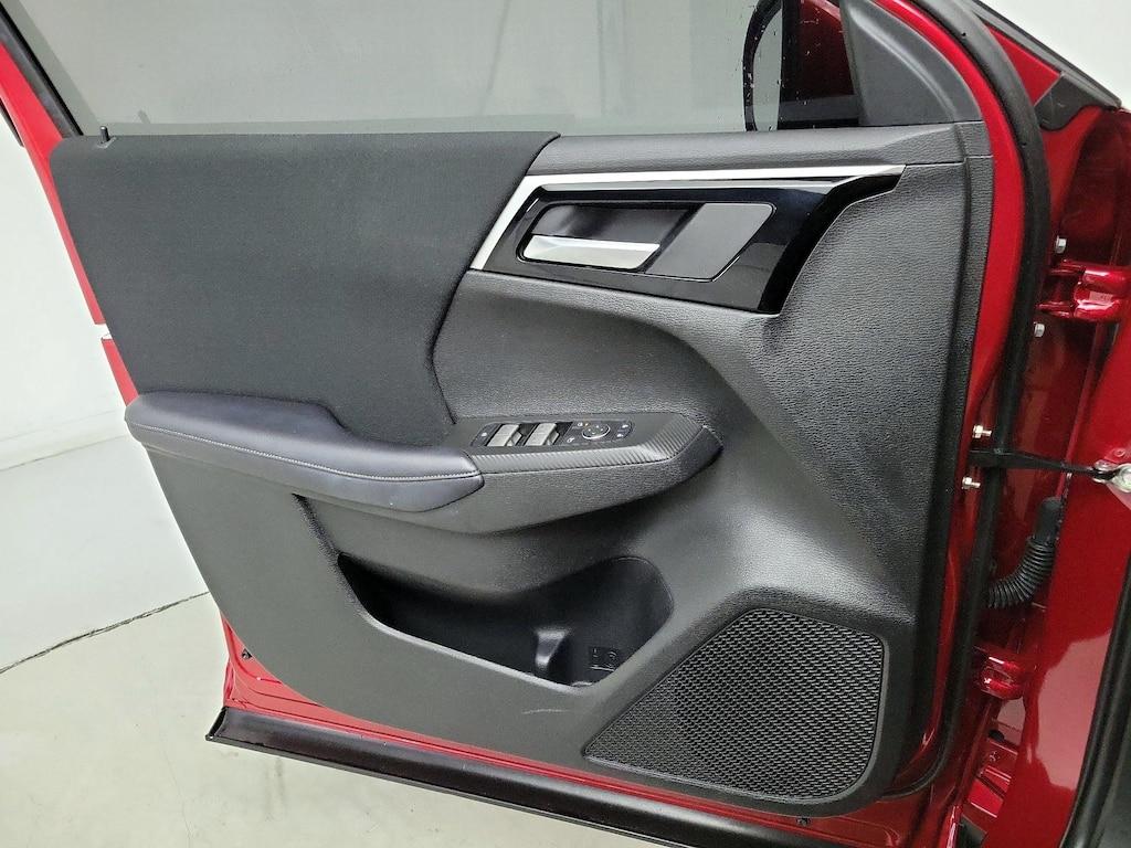 used 2024 Mitsubishi Outlander car, priced at $27,998